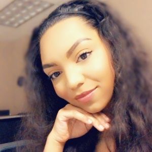 Meet your Posher, Jade